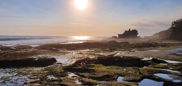 Zachód Słońca w oddali Tanah Lot Bali