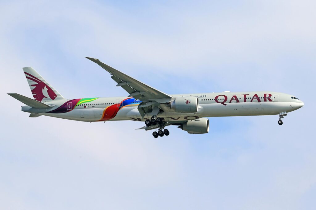 Samolot linii qatar airways w drodze 14 dni na Bali 