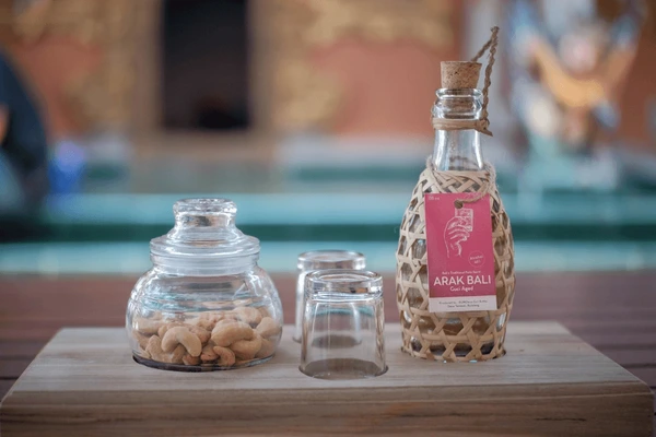 10 lokalnych alkoholi na Bali – co warto spróbować? 1 10 lokalnych alkoholi na Bali - arak