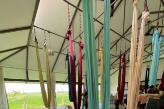 tydzień 6 - aerial yoga hoi an om day yoga - wietnamski poranek