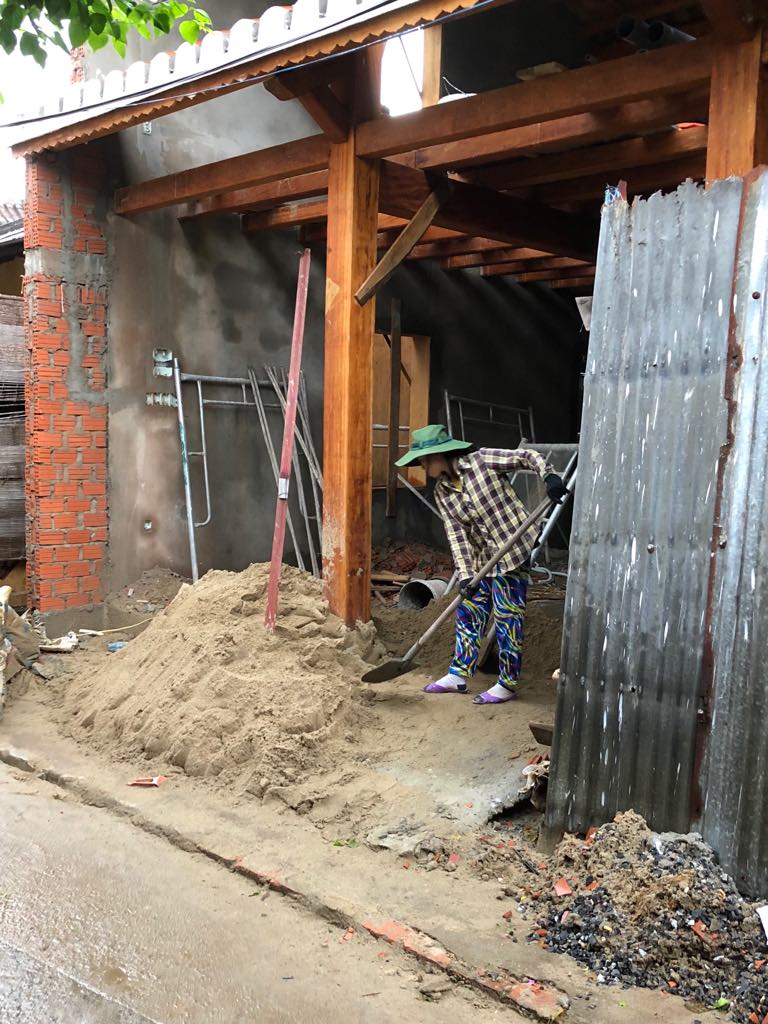 RÓŻNICA MIĘDZY TURYSTĄ A PODRÓŻNIKIEM? 2 Zwykły dzień - ulica w Hoi An, światło, ludzie