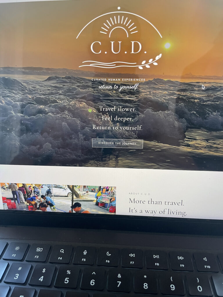 TYDZIEŃ 28 PODRÓŻY 9 Praca nad C.U.D. Experience Hoi An podczas podróży po Bali.