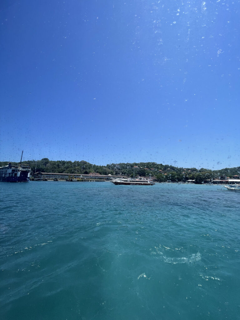 TYDZIEŃ 33 PODRÓŻY 5 Przeprawa łodzią z Padang Bai na Lombok.